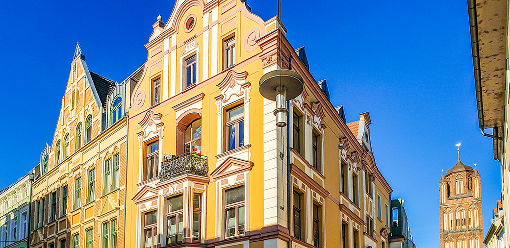 Prachtgiebel Ecke Ossenreyer- Böttcherstr. mit dem Turm der Jacobikirche