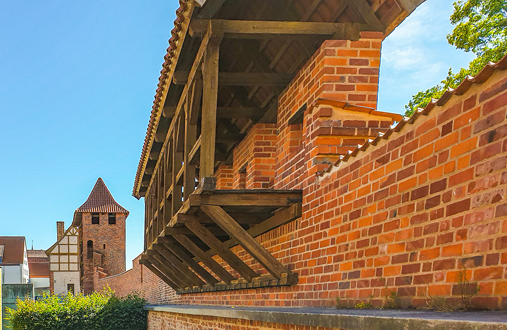 Der innere Wehrgang an der Stadtmauer